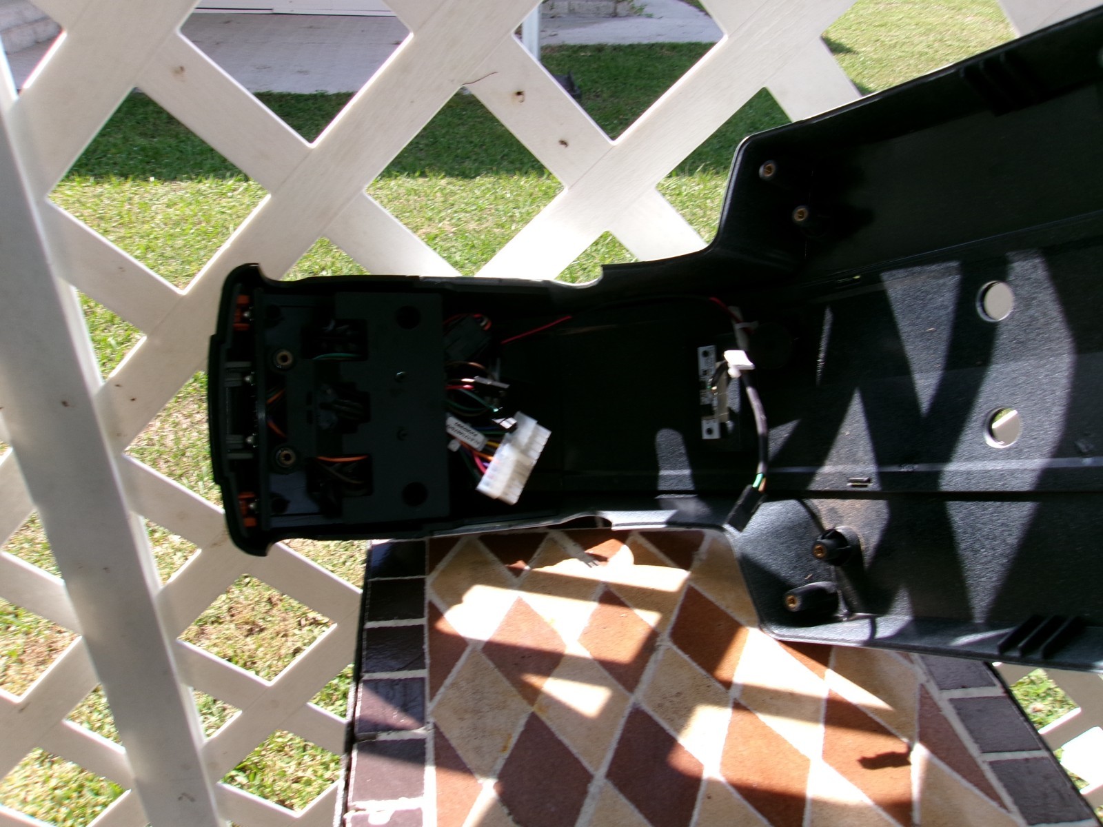 White Tiller Front Shroud w/ Top Dash Console for Zero Turn 10 # 6095