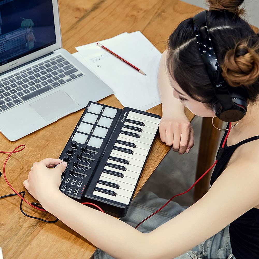 Mini 25-Key Midi Keyboard Controller With 8 Velocity-Sensitive Drum Pads, Portab