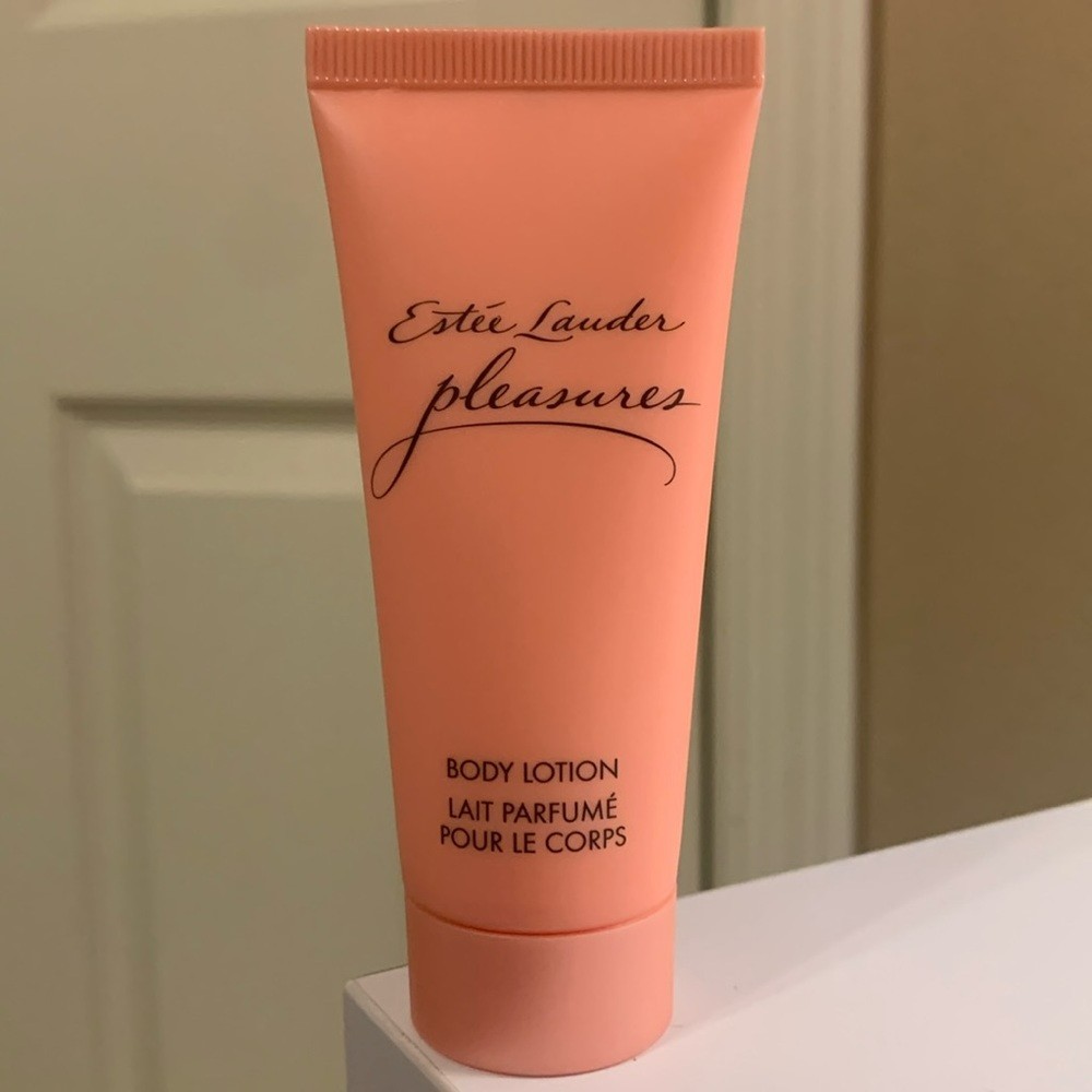 Pleasures by Estee Lauder Perfumed Body Lotion 1 oz/ 30ml Travel Size NWOB