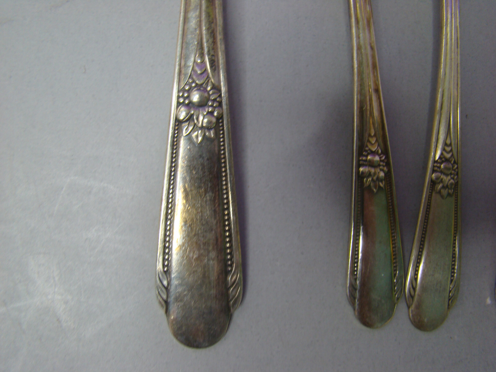 Lot of 7 wm rogers silverplate flatware spoons 5 x 6", 1 x 7.25", 1 x 8.5"