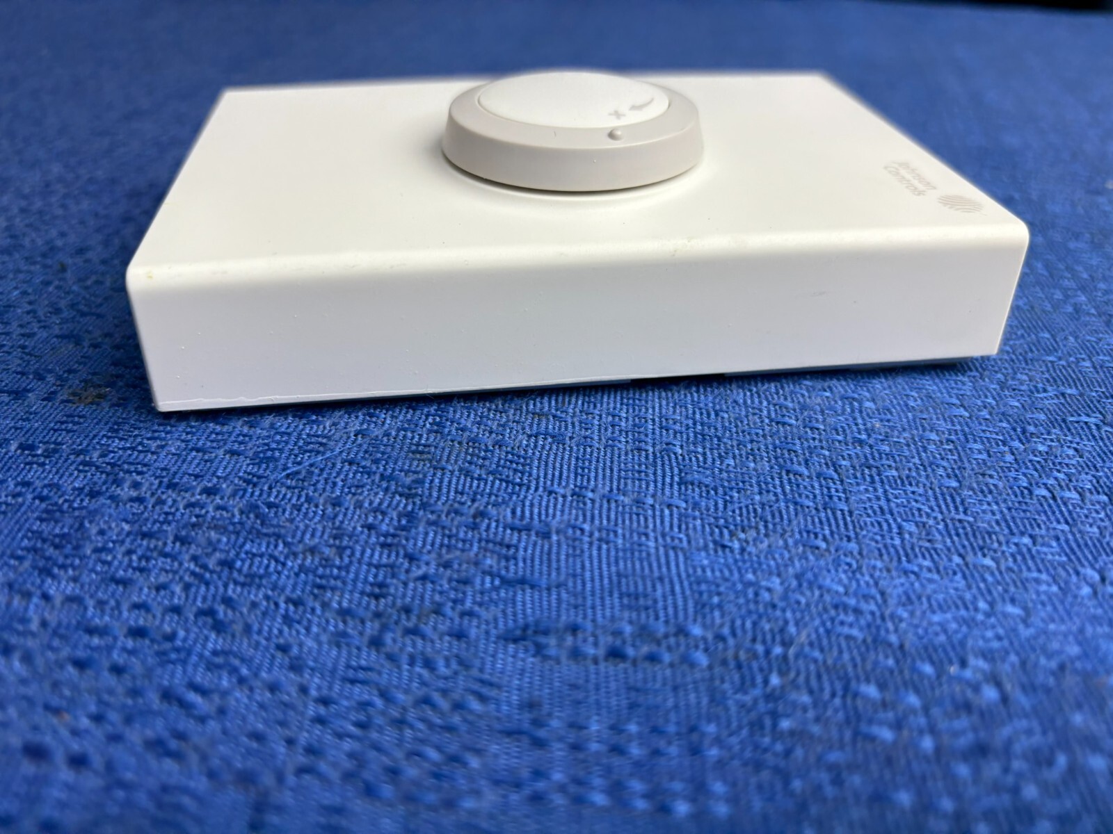 Johnson Controls NS-BTP7001-0 Network Zone Sensor, Room Temperature Sensor
