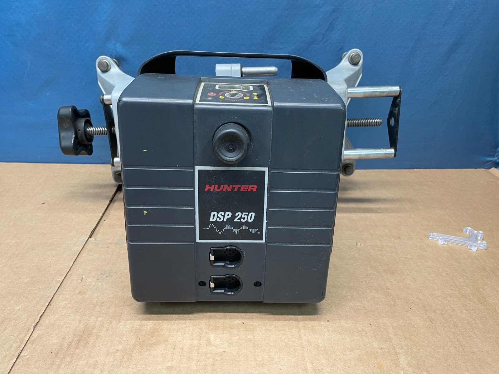 Hunter DSP250 Left Rear Alignment Head 125-271-1 With Wheel Clamp & Wall Hanger
