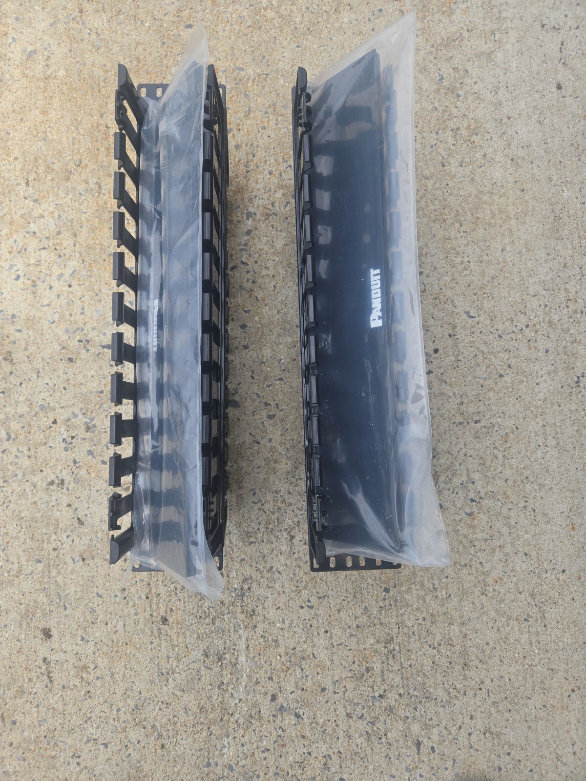 Panduit WMPH2E Horizontal Dual-Sided Cable Manager 2RU 8.9" Depth Clips Black.