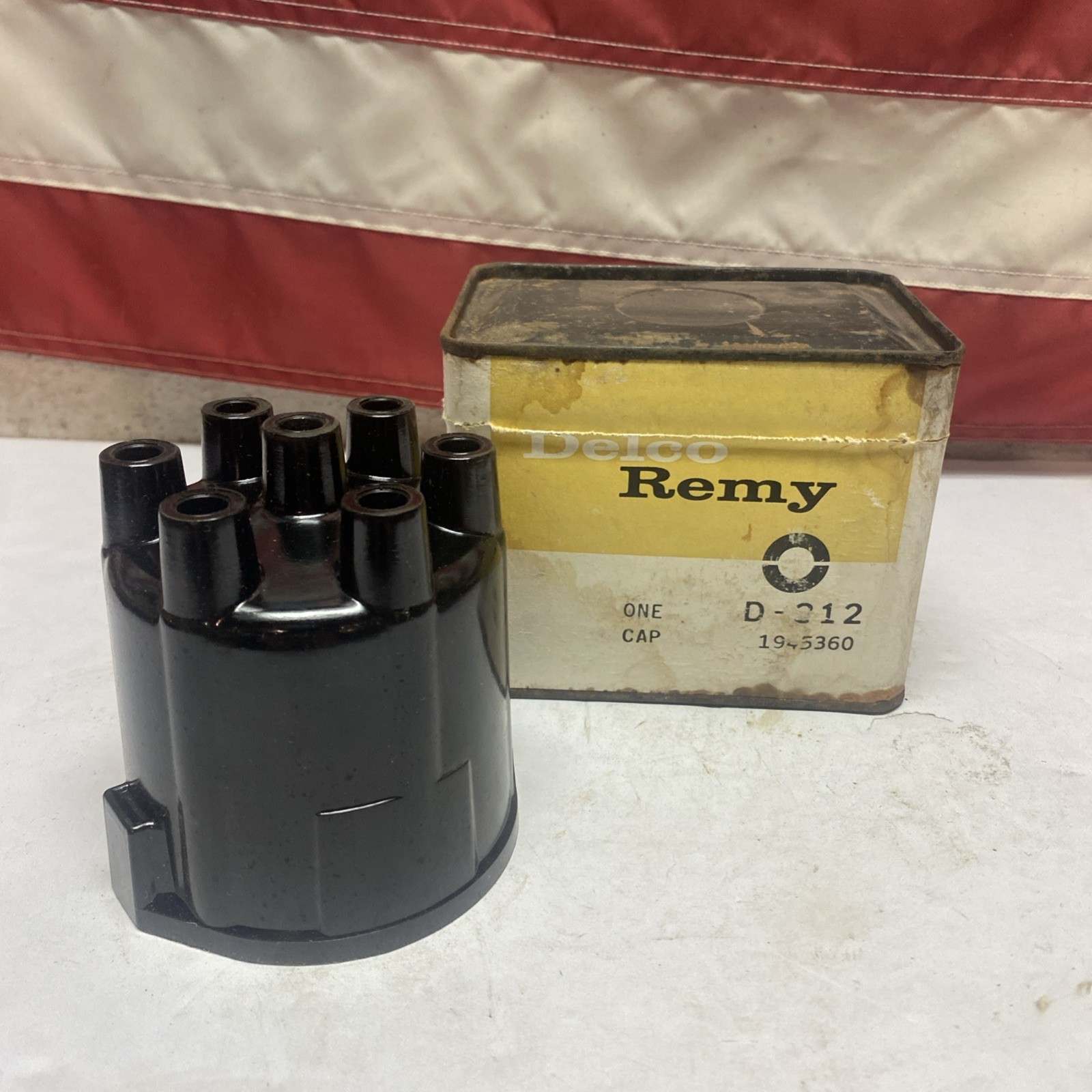 NOS Delco Remy Distributor Cap D-312 1945360 1960-61 Corvair Made In USA