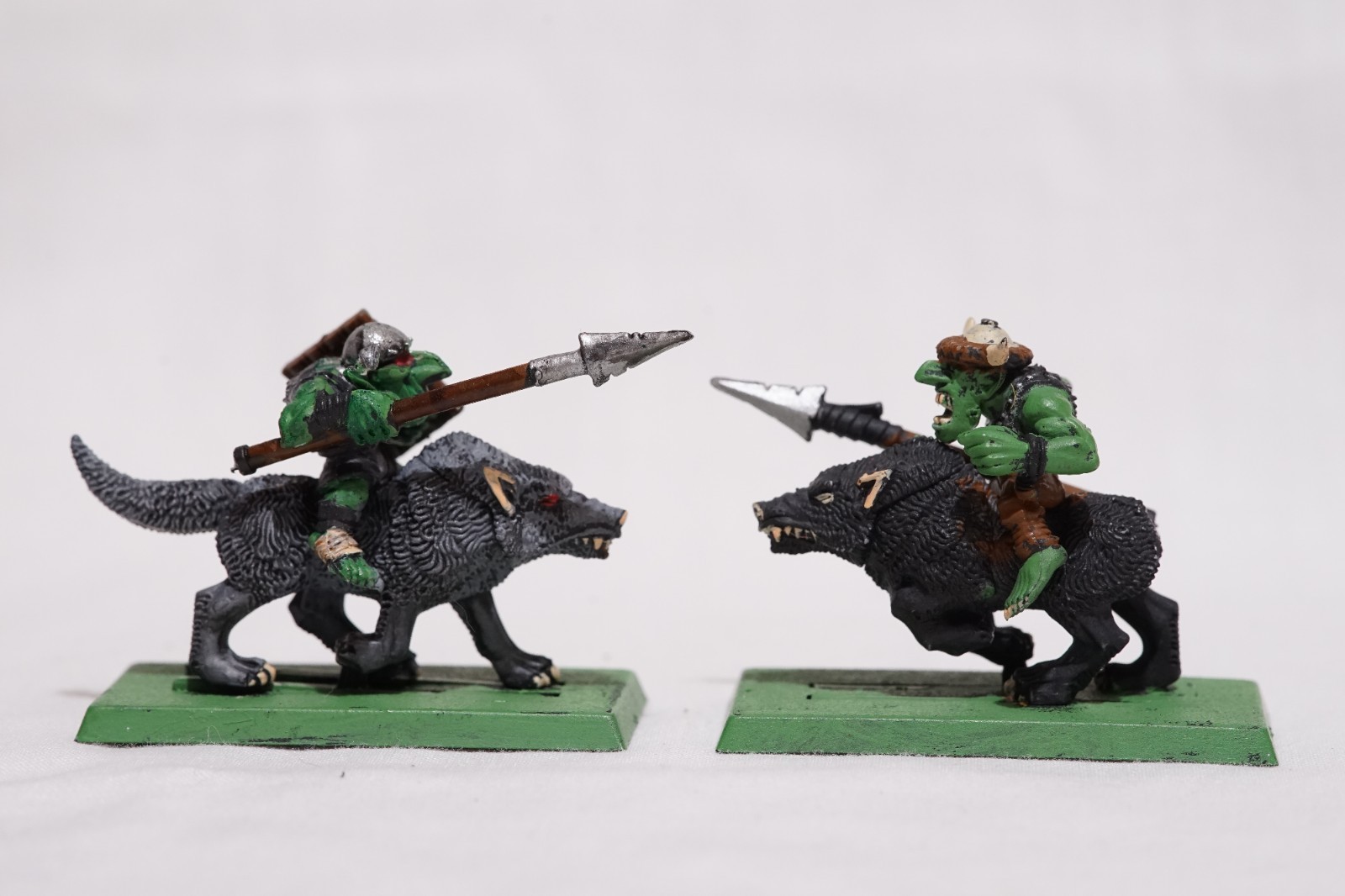 Warhammer Fantasy Goblin Wolf Riders - Painted Plastic Games Workshop OOP