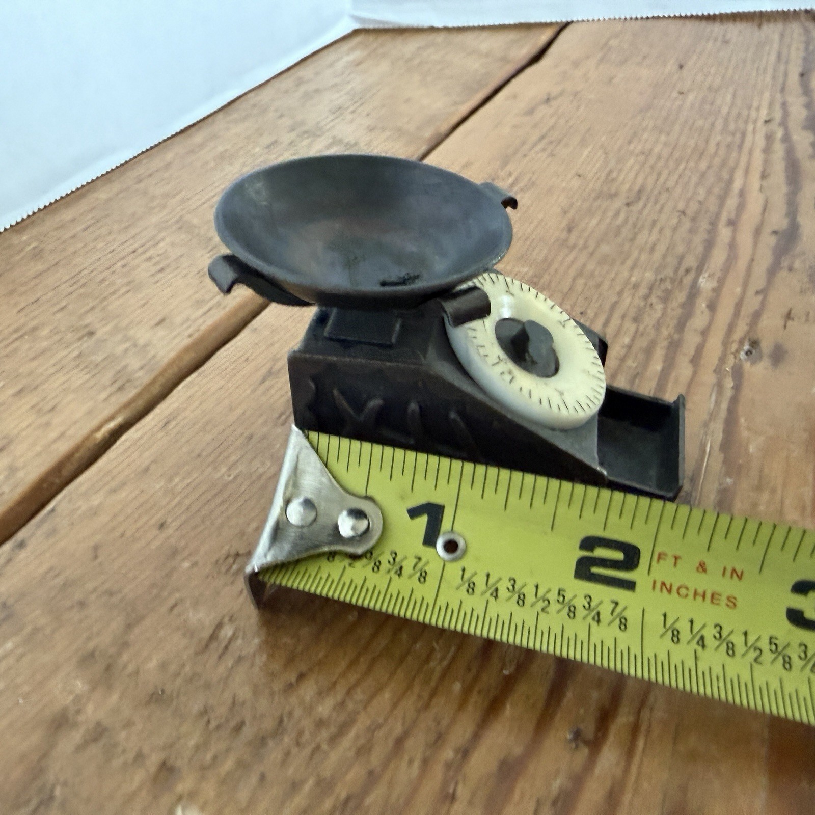 VTG Die Cast Old Scale Pencil Sharpener