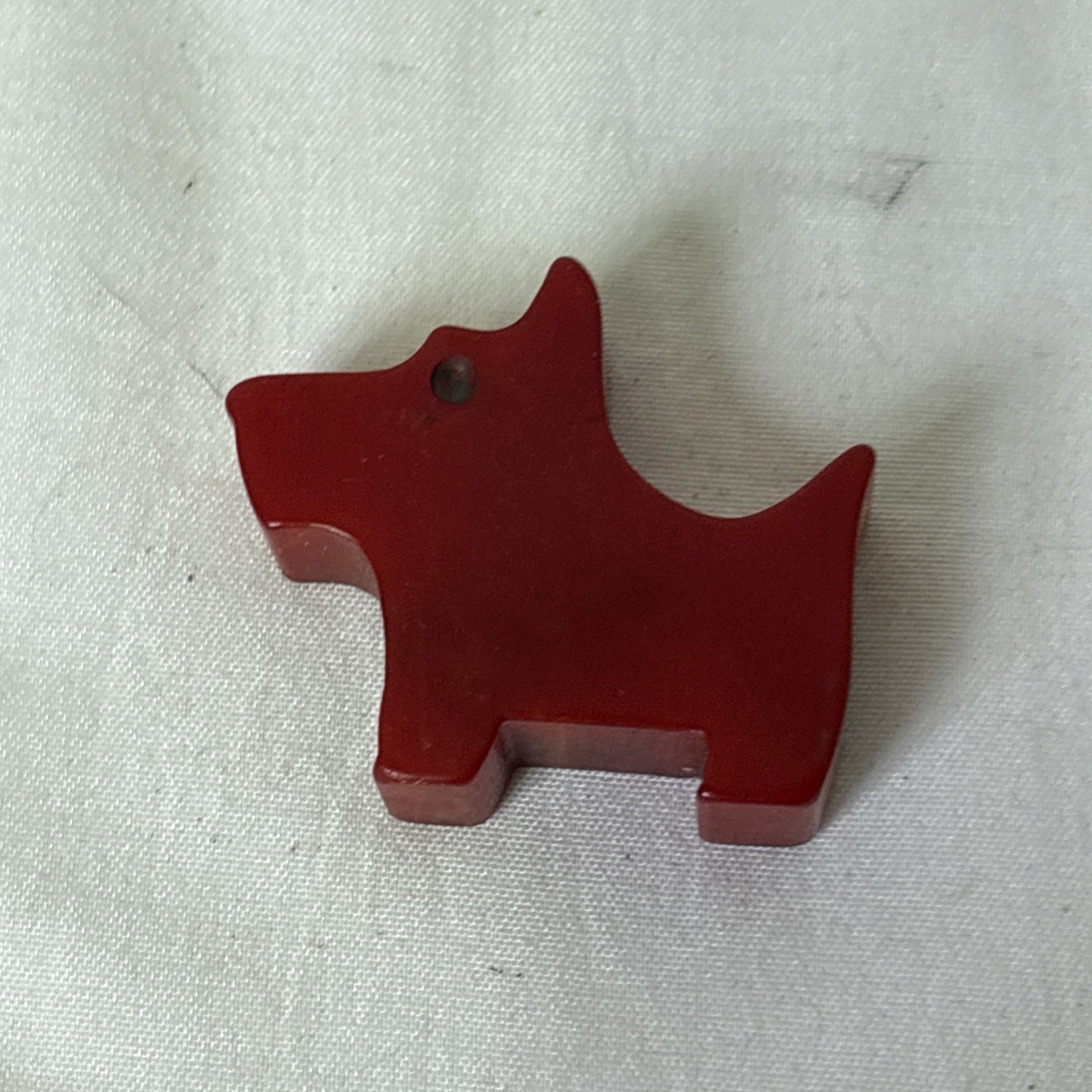 Vintage 1940s SCOTTIE DOG Shaped Red Bakelite Figural PENCIL SHARPENER