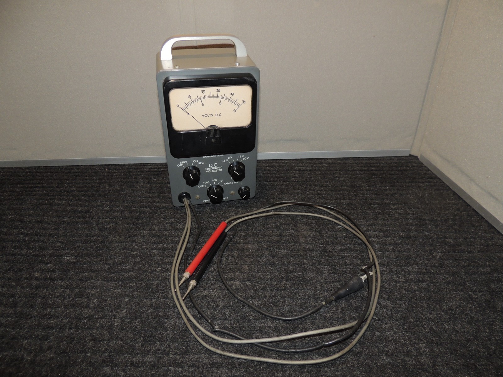 Vintage Baird Atomic Inc D.C. Electronic Voltmeter ES2