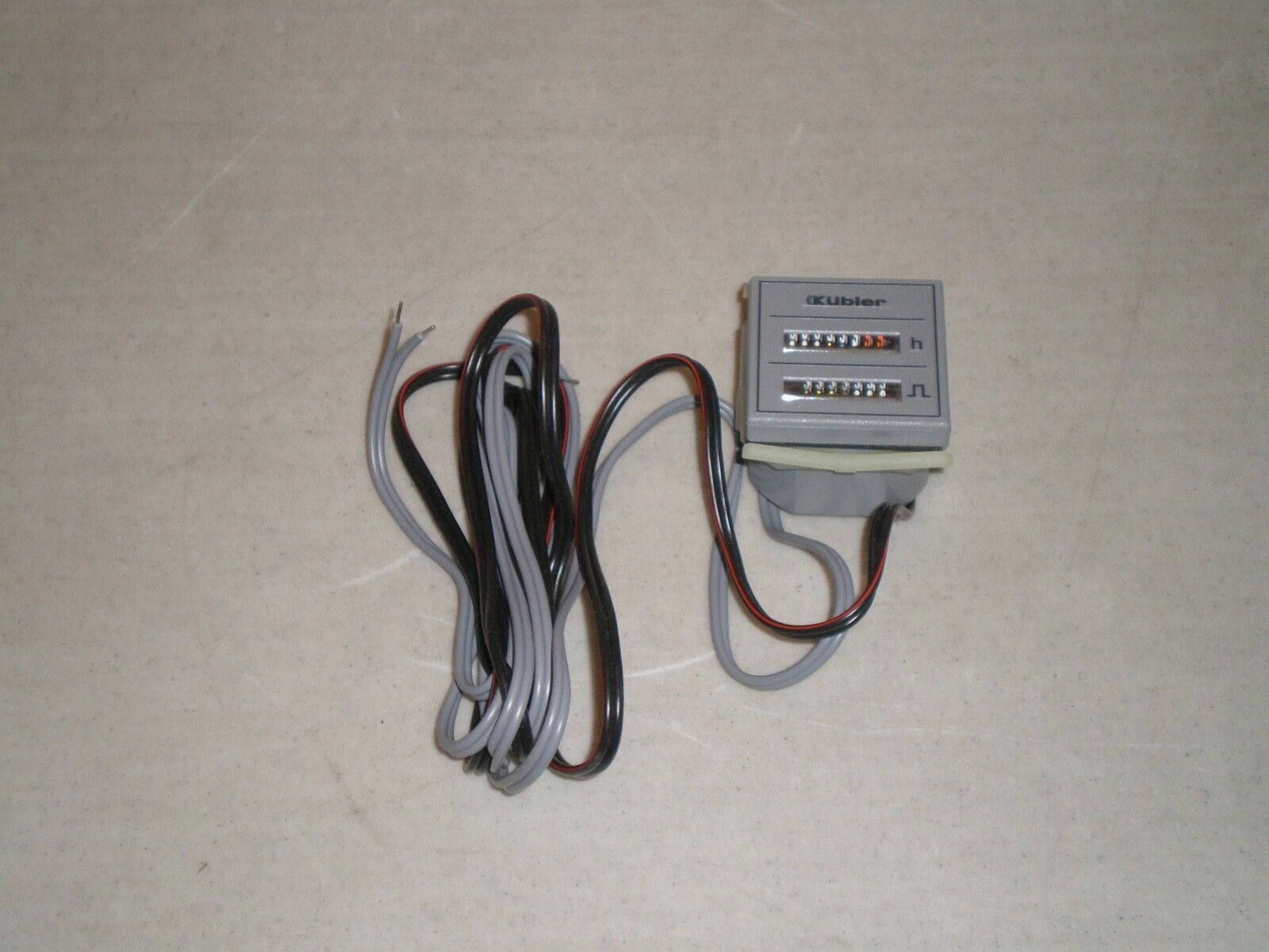 New! Kubler HC77/s1 Hour Meter/Shot Counter Battenfeld 02000MA482  24 VDC