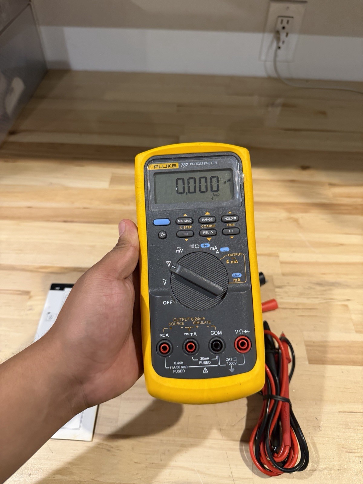 FLUKE 787 PROCESSMETER SHIPS FAST - FREE SHIPPING
