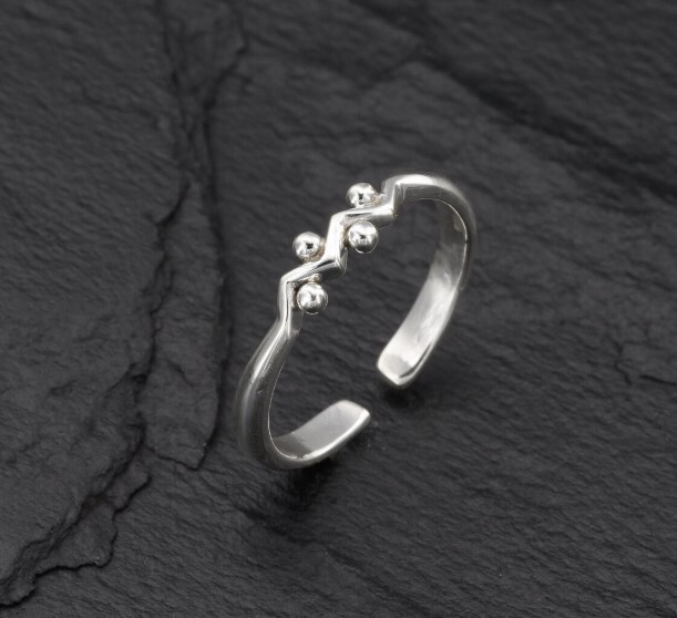 Beautiful Women's Solid Metal Thin Adjustable Toe Ring White Gold Plated Silver