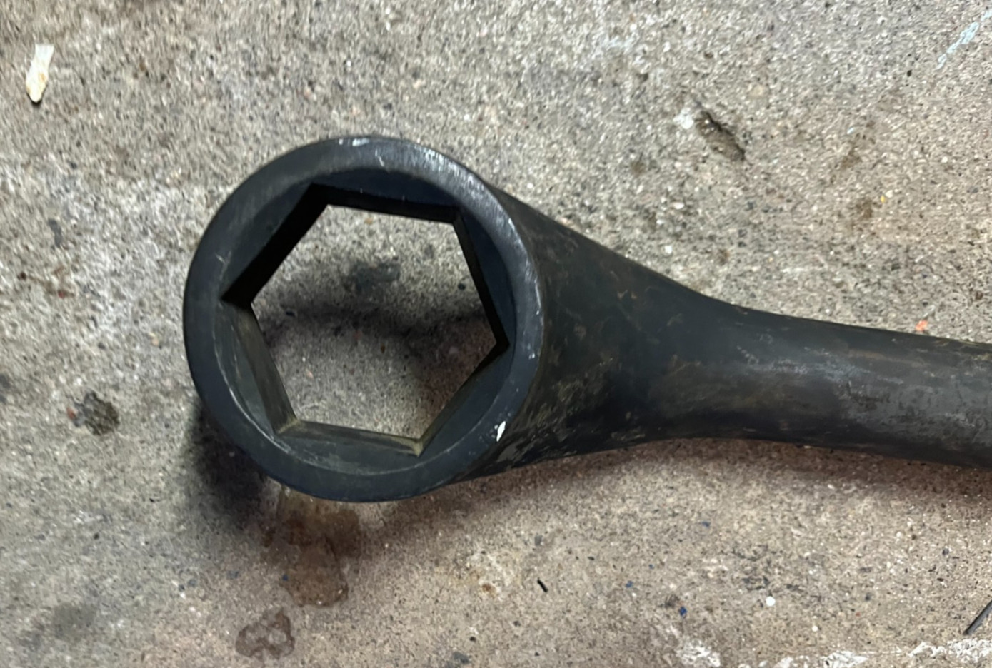 IMPERIAL 2" HAMMER WRENCH