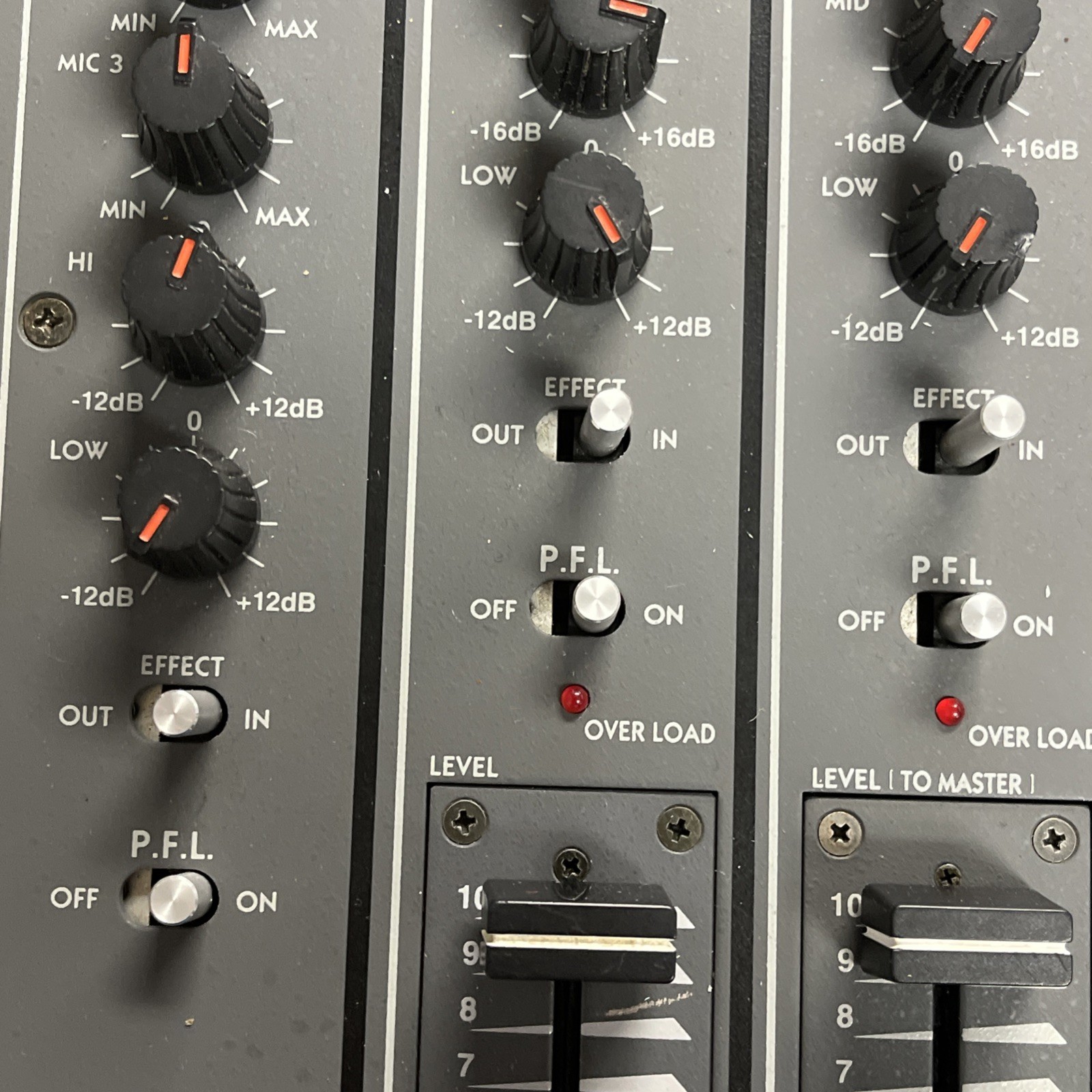 Vestax PMC-17A DJ NO CHARGER UNTESTED GOOD CONDITION!!!