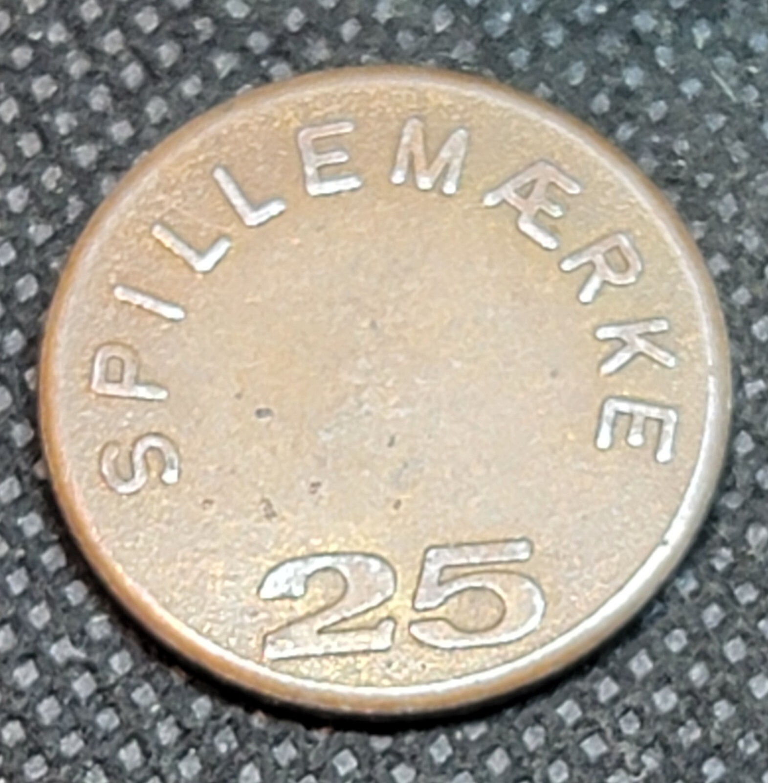 E.H. /  SPILLEMARKE TOKEN L693