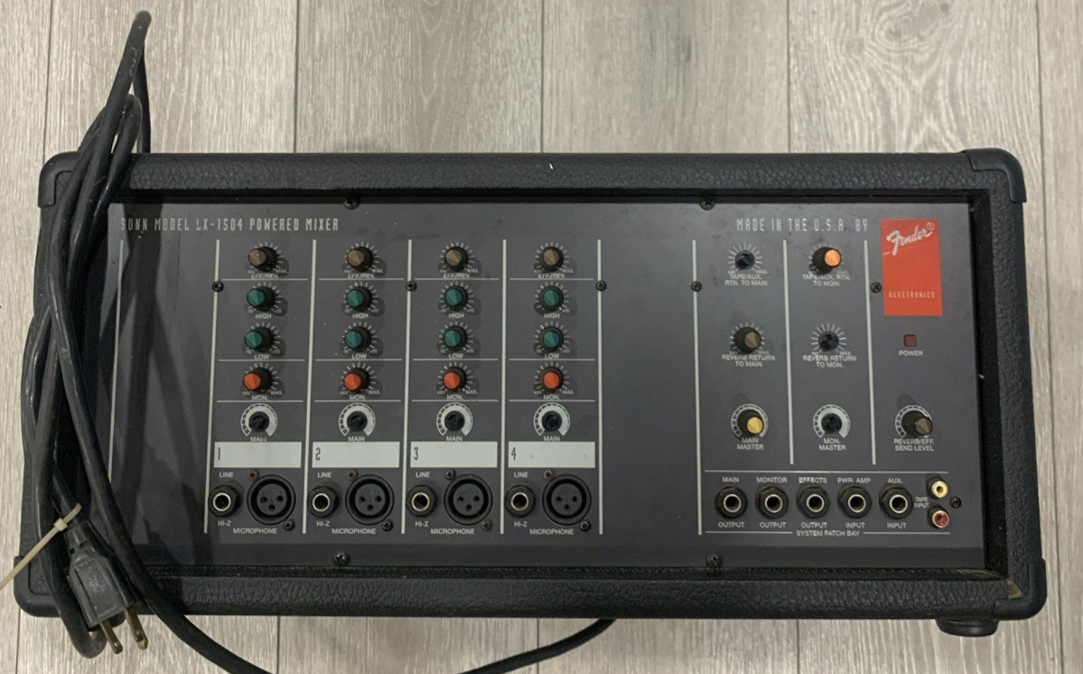 Fender Sunn Model LX-1504 4 Channel Powered Mixer