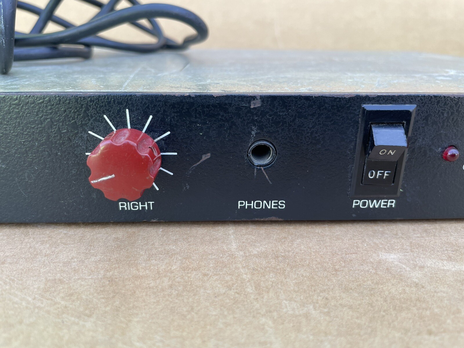 VINTAGE BGW SYSTEMS PROFESSIONAL POWER AMPLIFIER MODEL 75 RED KNOBS TESTED