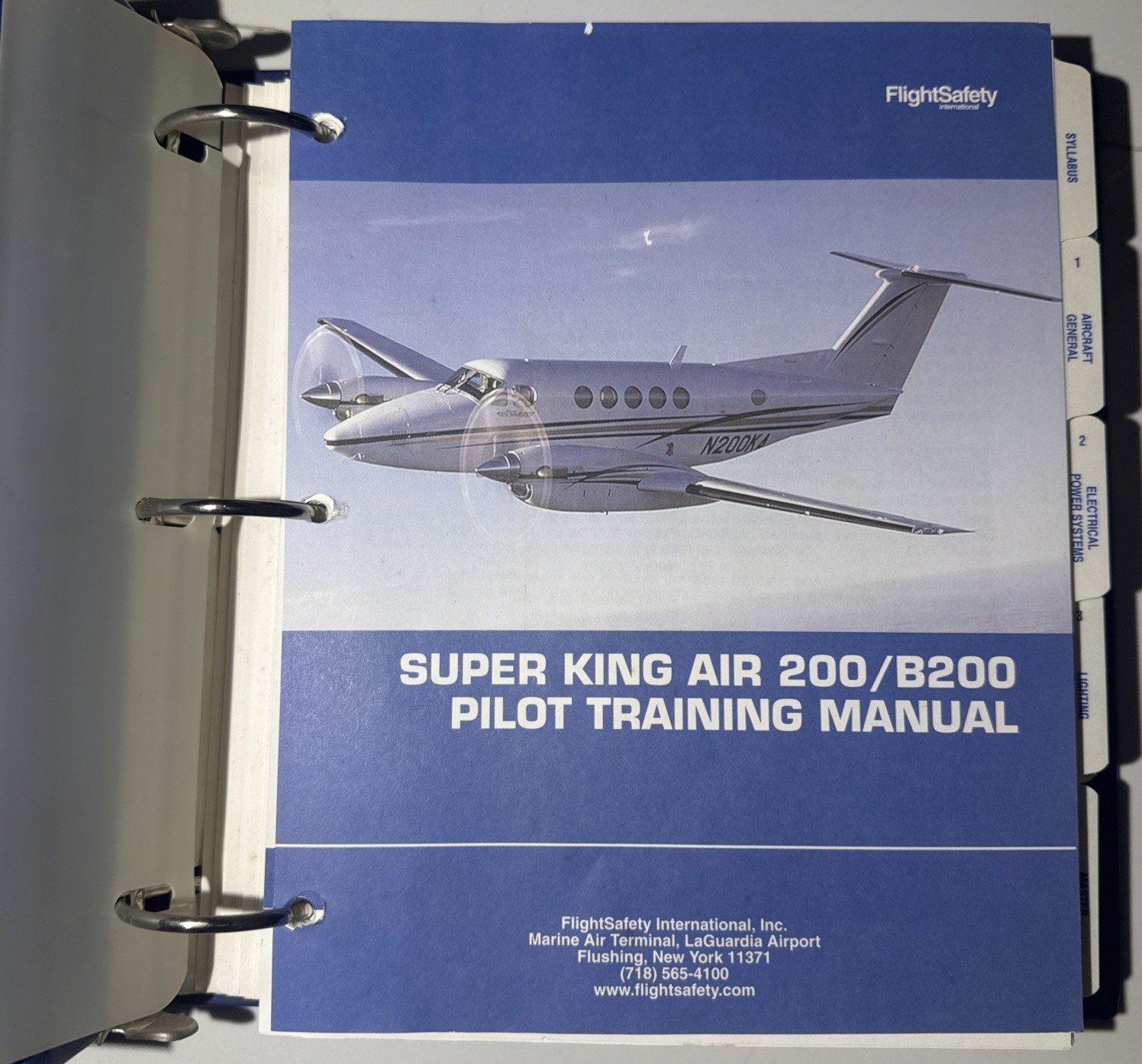 Beechcraft Super King Air B200/B200C Pilot Training Manual (2002) Flight Safety.