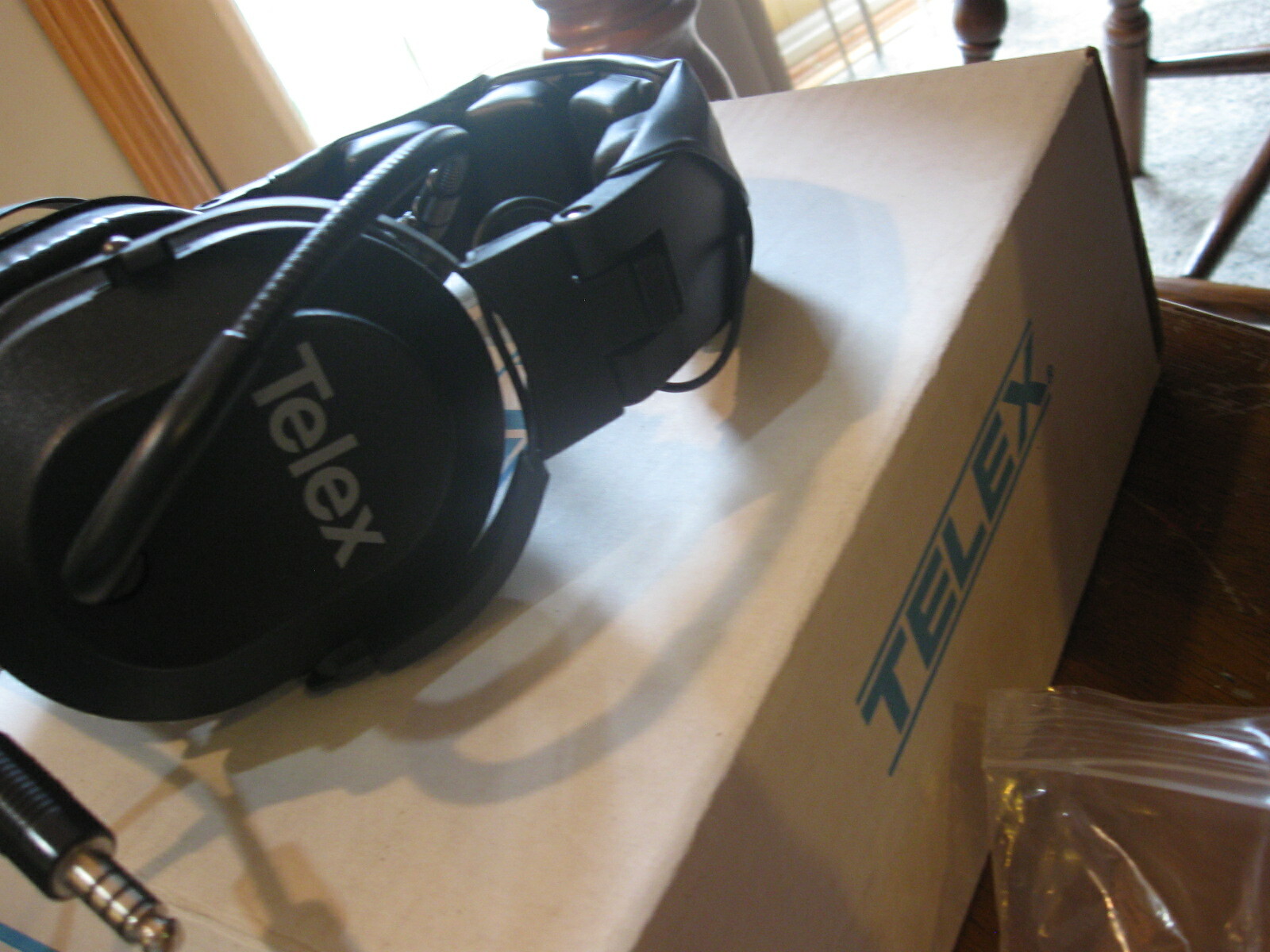 NEW TELEX Aviation Trucker Headset w/ Mic & Nexus Plug TP-120 # Airman 3100 (?)