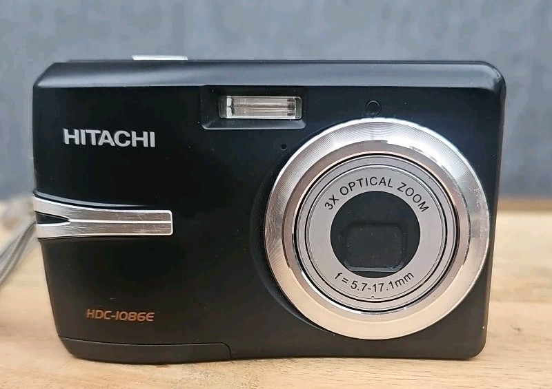 HITACHI HDC-1086E DIGITAL CAMERA 3x OPTICAL ZOOM - UNTESTED