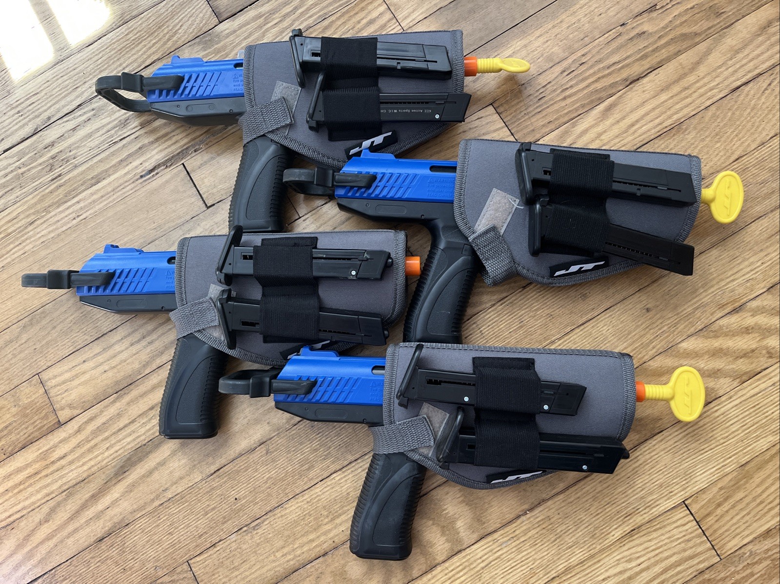 JT Splatmaster Z100 Spring Paintball Pistol Marker 2 vs 2, 4x Markers