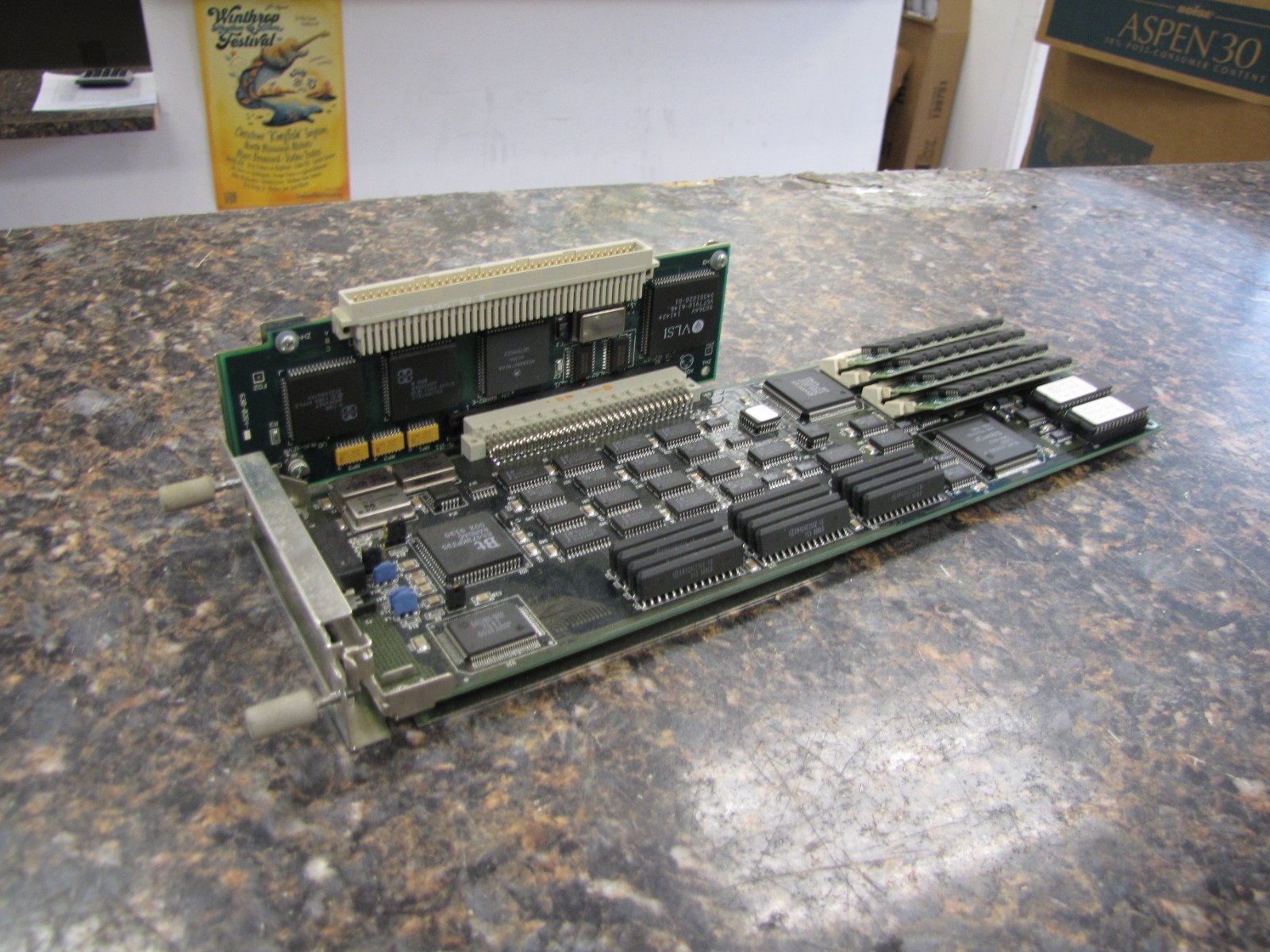Apple Macintosh IIsi NuBus Adapter Card 820-0305-01 w/RasterOps 24Sx Nubus card