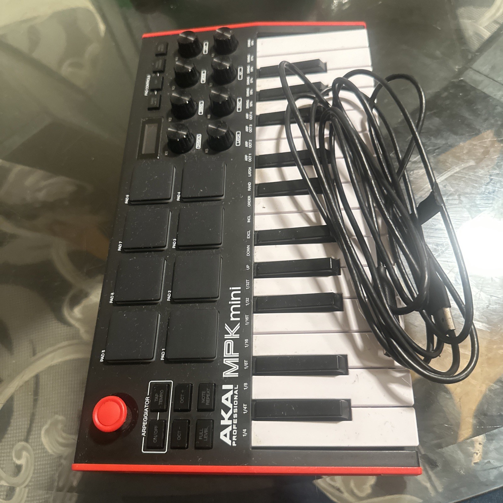 Akai MPK Mini MK3 25-Key Compact Studio USB Keyboard & Pad Controller w Software
