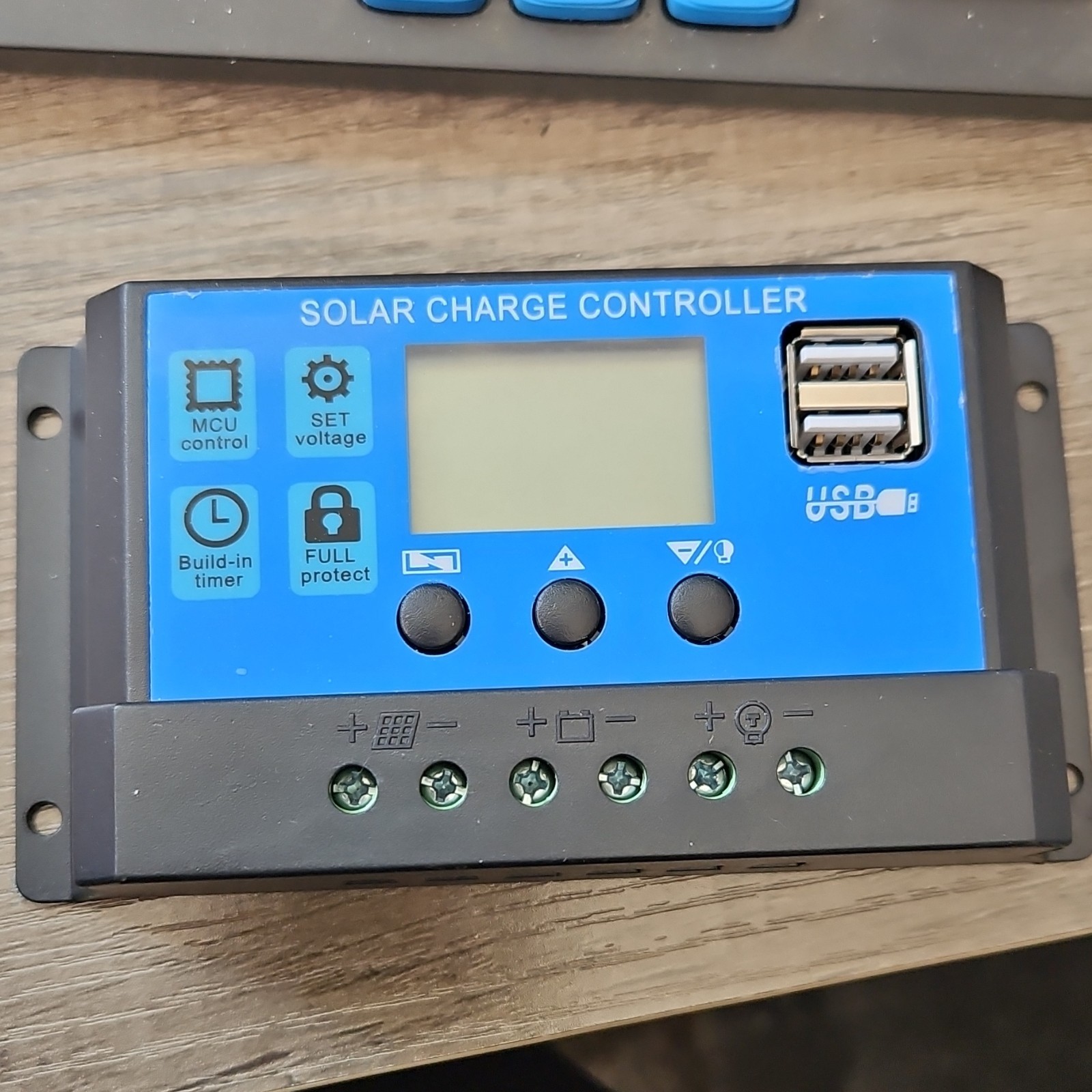 Solar Charge Controller USB Port LCD Display MCU Control Timer Protection