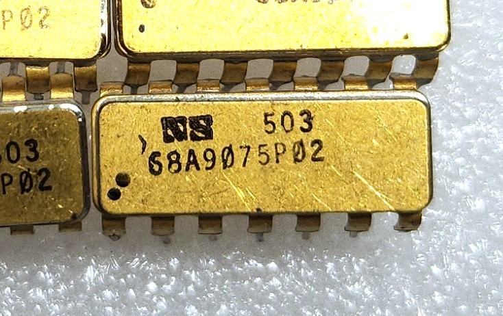 Vintage White Ceramic and Gold Logic Chip 4002 / 68A9075P02 NS National Semi GE