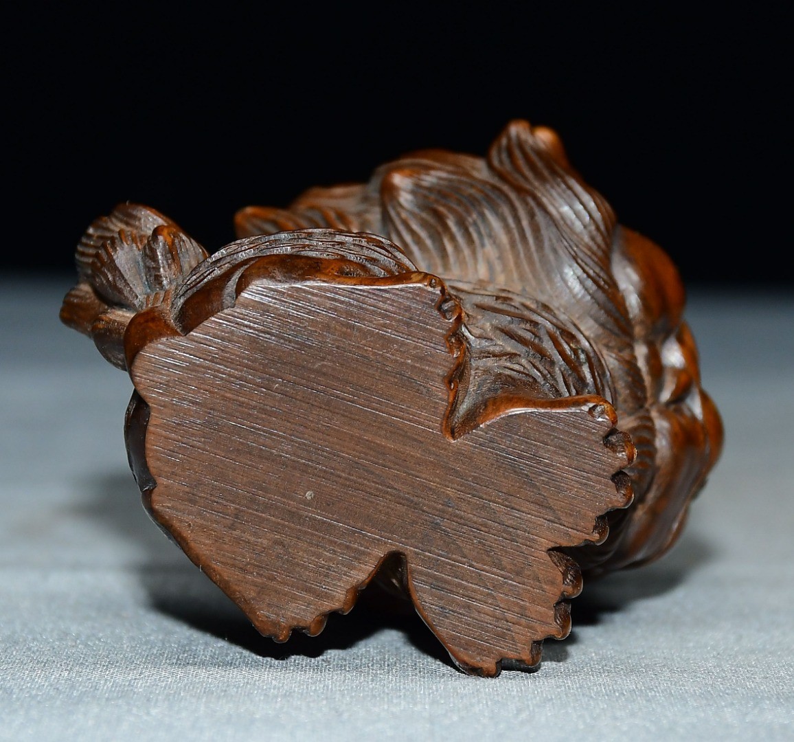 Exquisite Small Leaf Boxwood Qilin Ornament