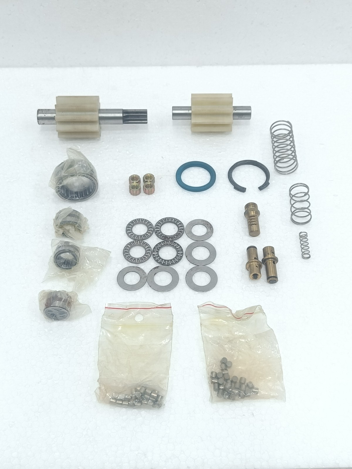 HYDRAULIC DUMP PUMP REPAIR KIT INCOMPLETE SET WITH SHAFTS BEARINGS SPRINGS SEALS