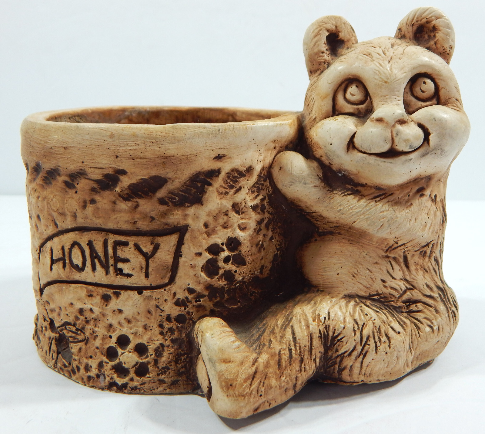 POMPADOUR 1984 RESIN HONEY POT BEAR PLANTER WITH FLOWERS & BEES WOOD LOOK NICE!