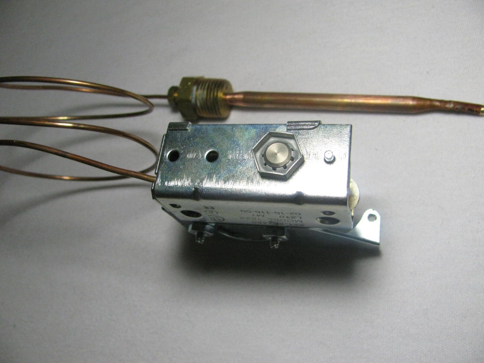 351-254480 Bulb & Capillary Thermostat | Fixed Temperature | Single Stage