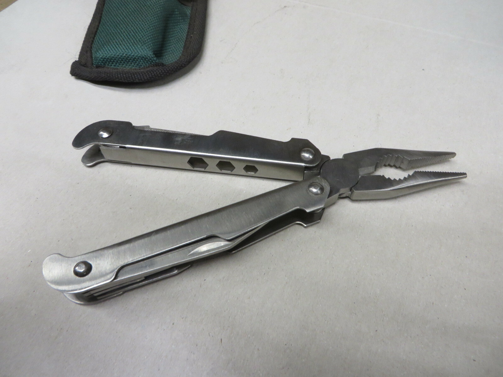 HB SMITH MULTI FUNCTION PERSONAL TOOL WITH CASE