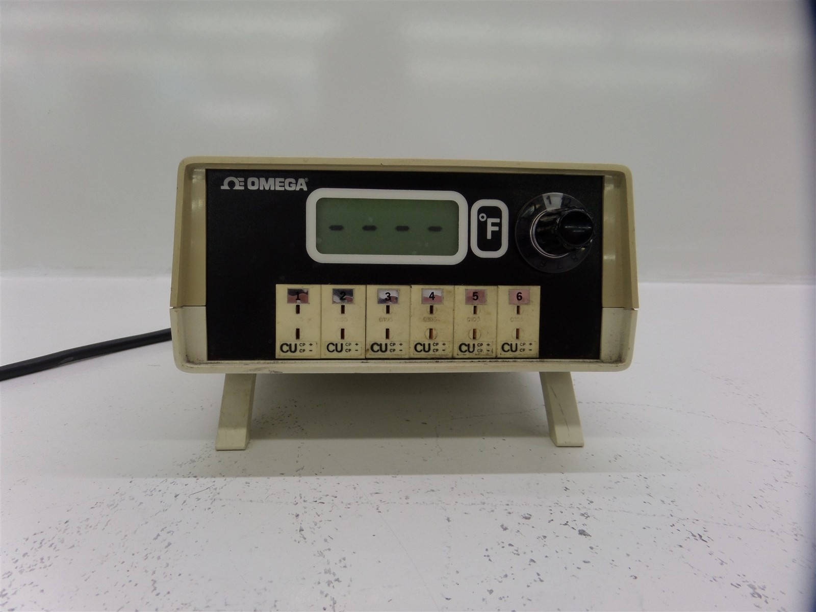 Omega Engineering BS6001A Benchtop Thermometer