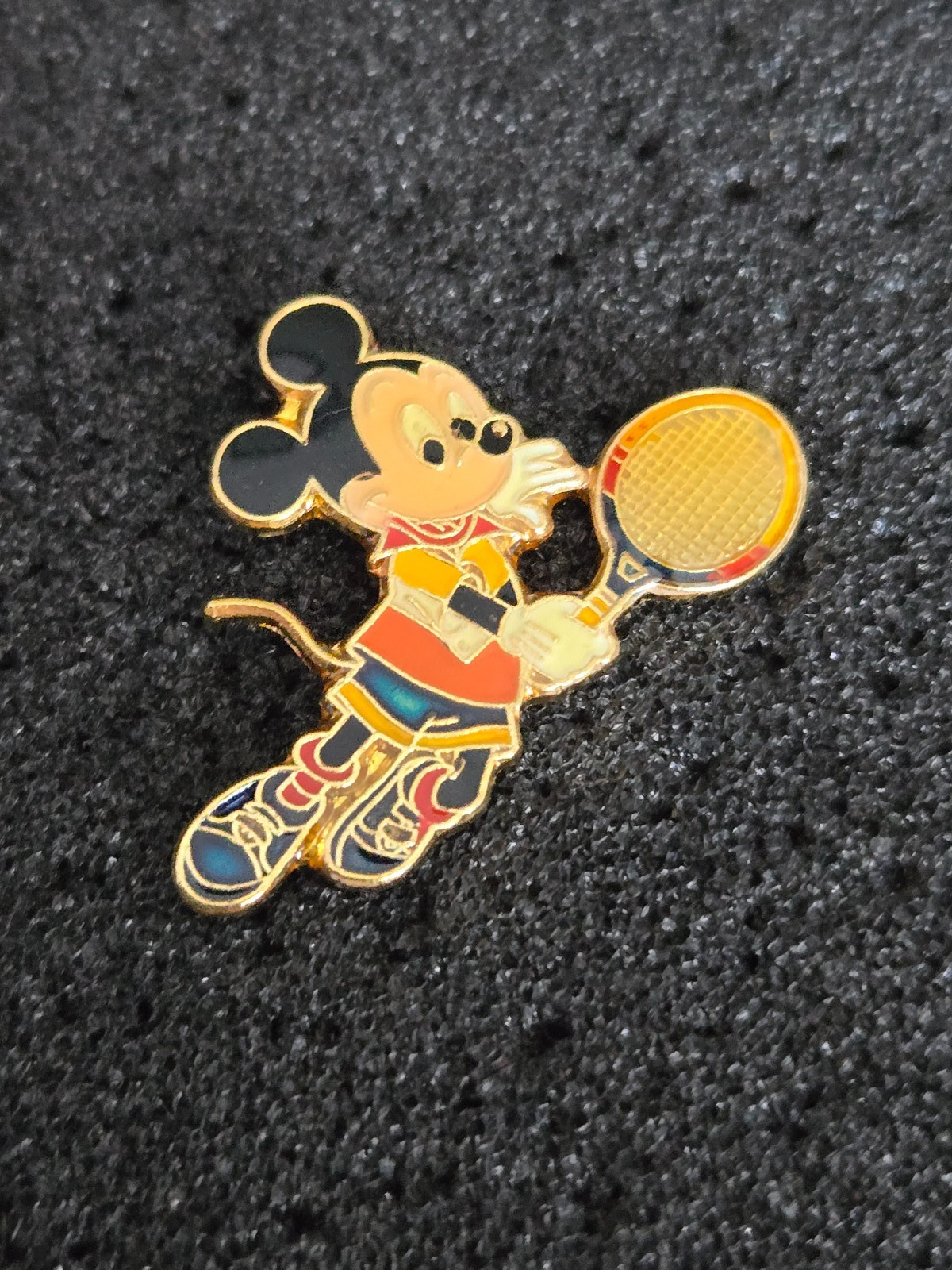 ➔ MICKEY MOUSE playing tennis ➔ Pin/Pins *from collection* 22007
