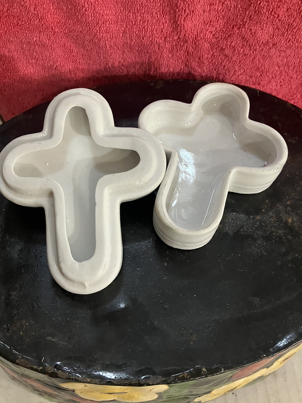 *Enesco Cross Trinket Box. DWK59