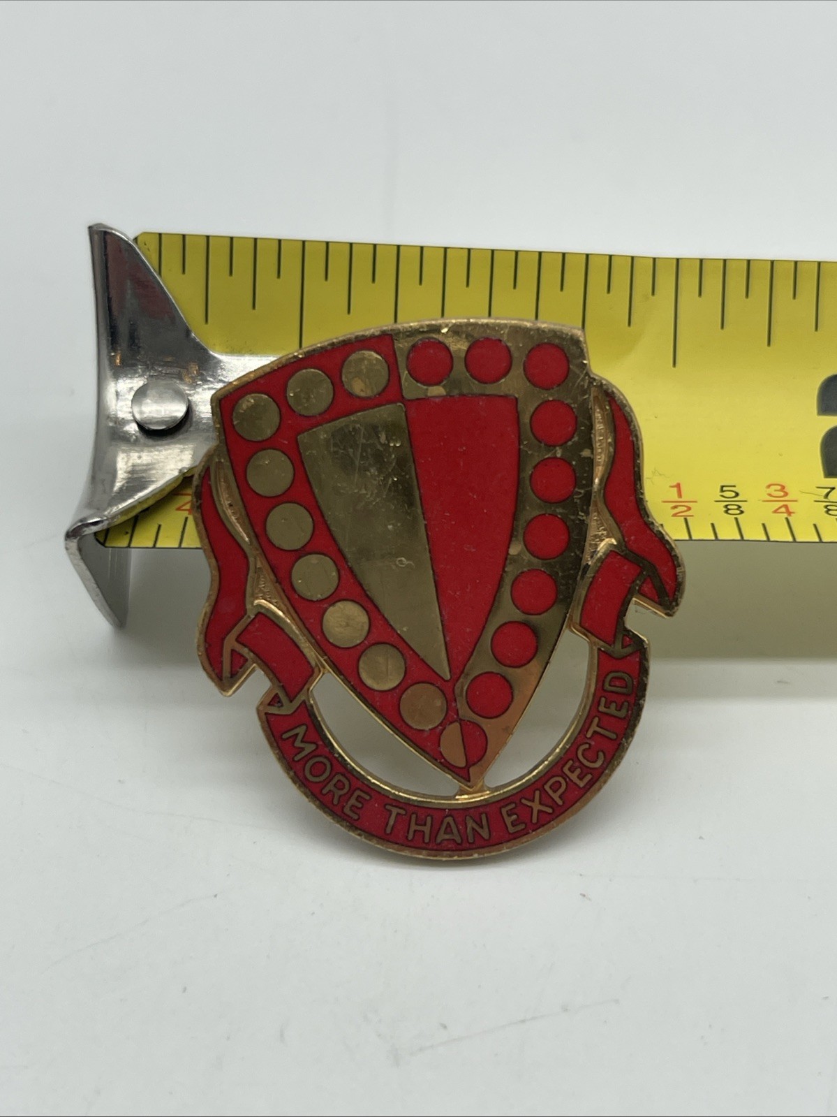 U.S. Military 19th Maintenance Battalion DI DUI Crest Pin Clutch More Than Expec
