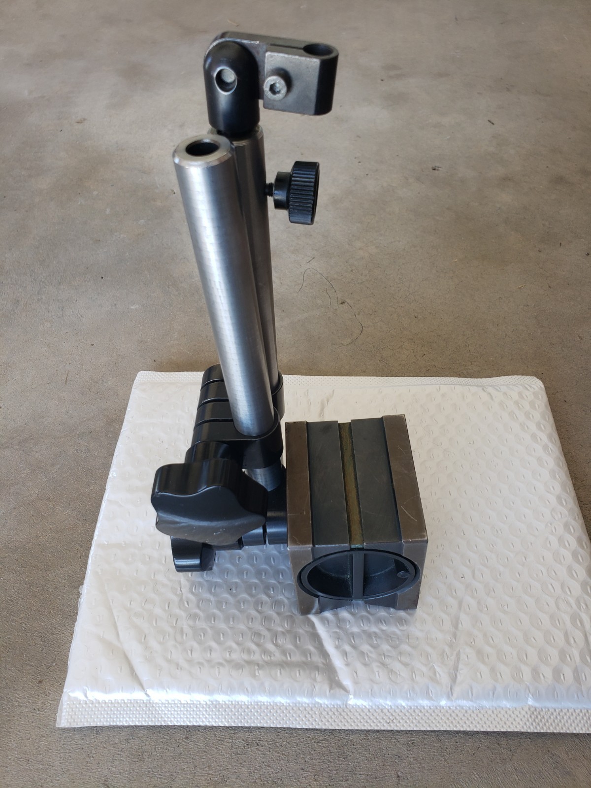 Magnetic base holder heavy duty