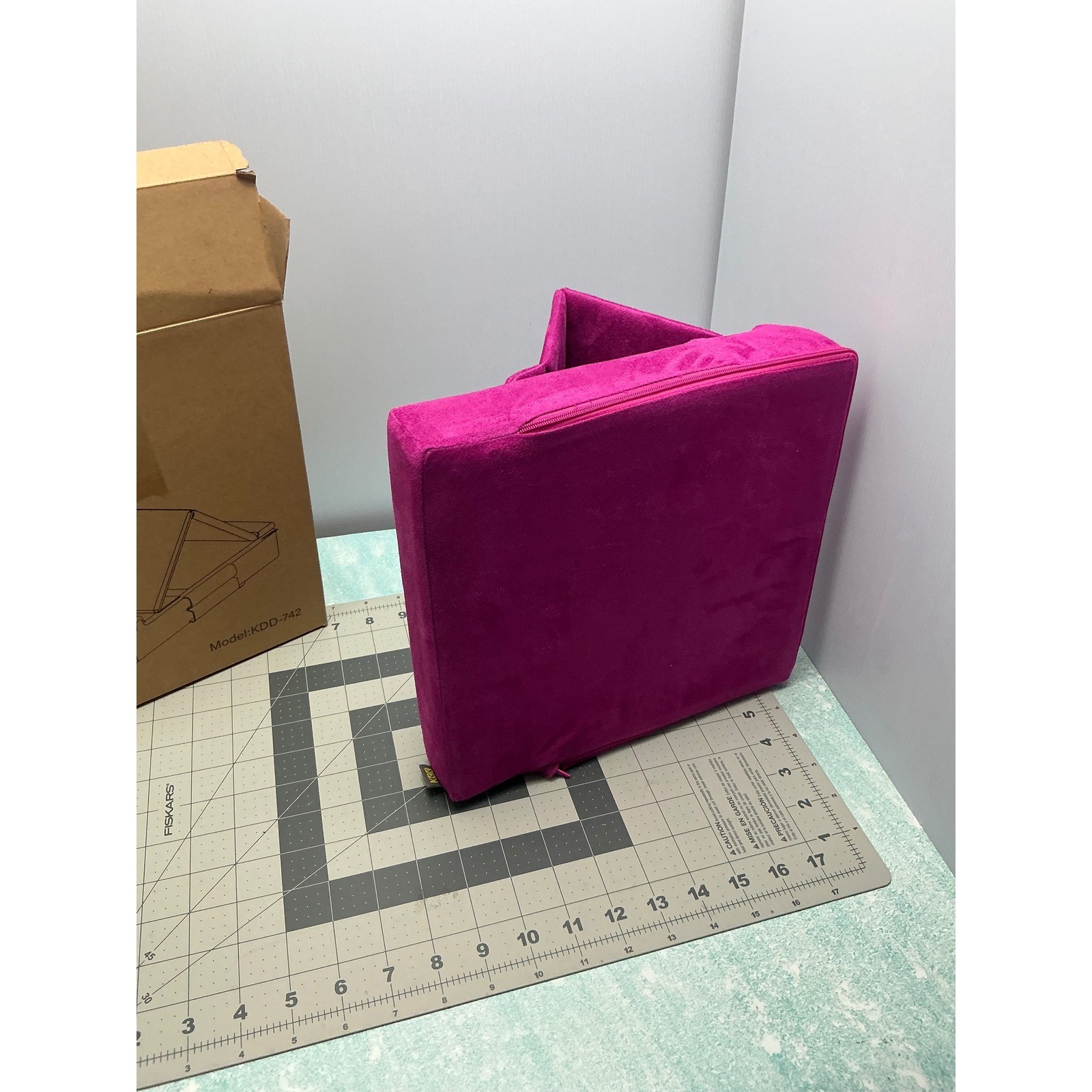 KDD Tablet Pillow Holder Pink Multi-Angle Soft Stand for iPad E-Reader KDD-742