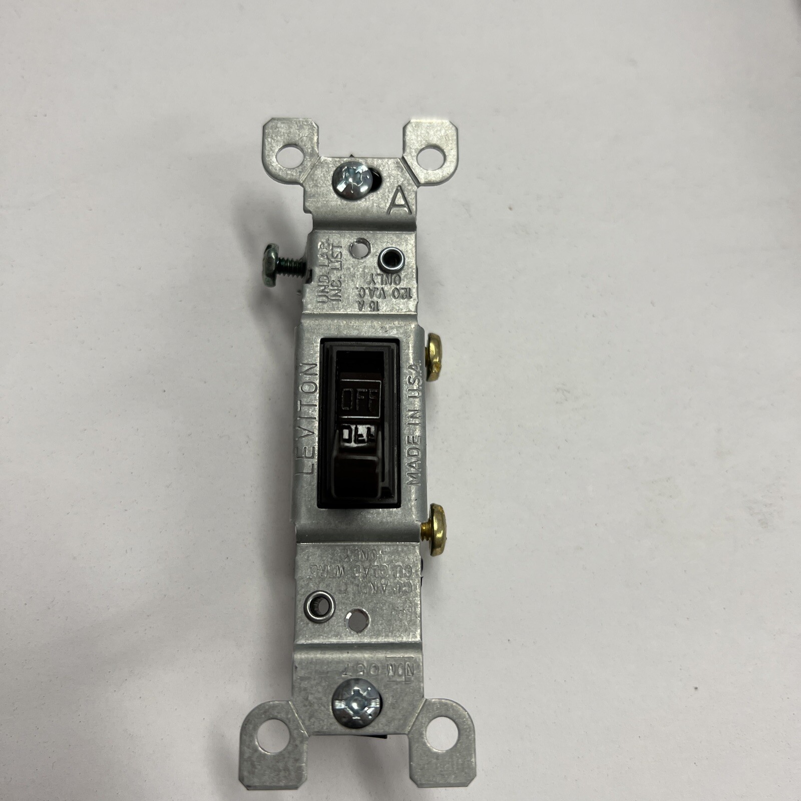 Leviton 1451-2 Grounding Switch Qty In Box-10 Brown