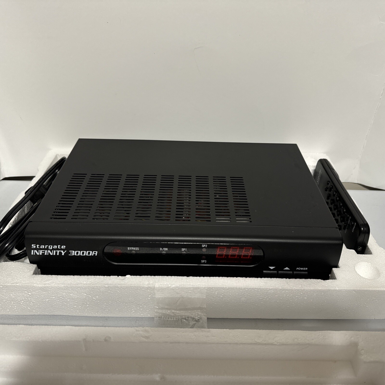 EverQuest Stargate Infinity 3000A Cable Converter With Remote