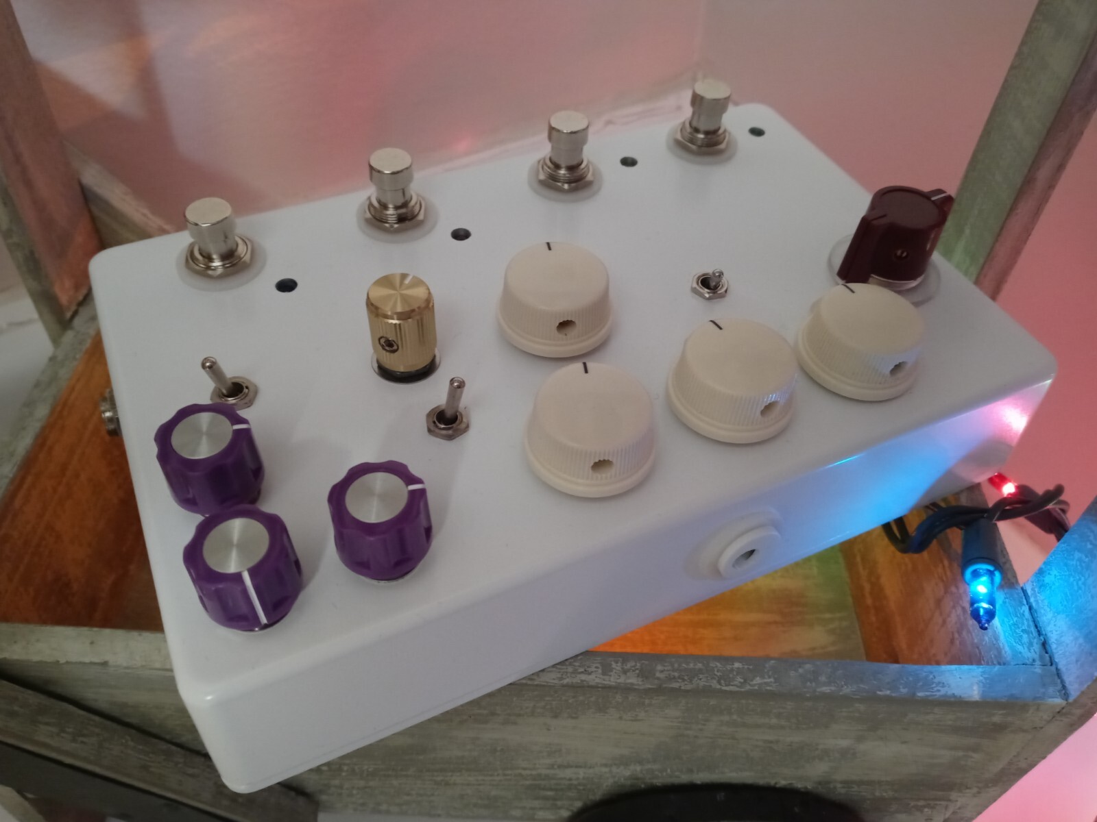 P.o.B custom handwired pedals and amplifiers Multi-fx unit