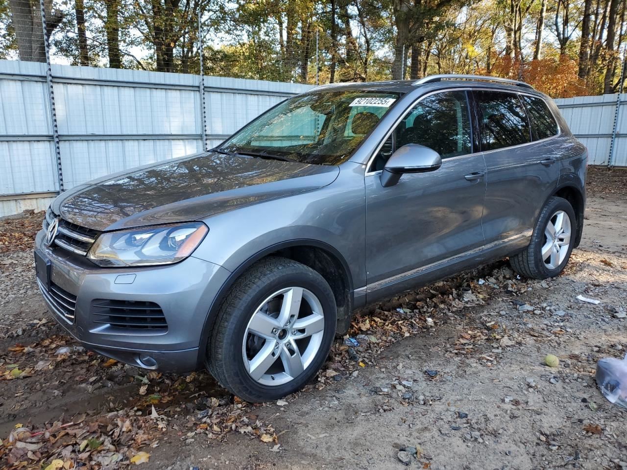 TOUAREG   2014 Glove Box 4989253