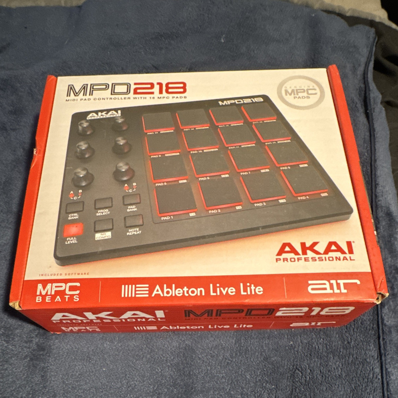 Akai Professional MPD218 MIDI Pad Controller 16 Pads USB w/ Box & Manuals