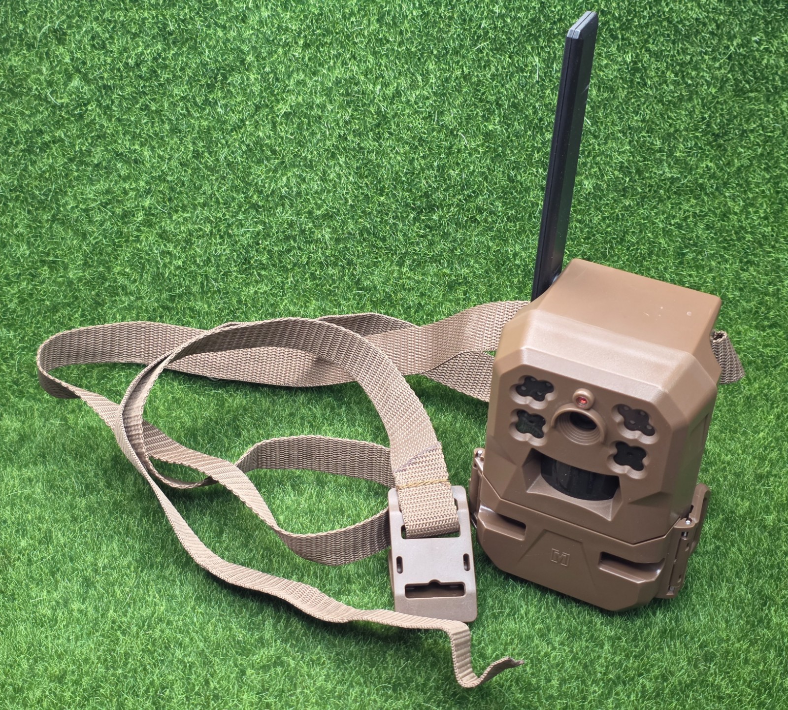 Moultrie Mobile Edge #MCG-14076 Multi-Cellular Built-in Memory Trail Game Camera