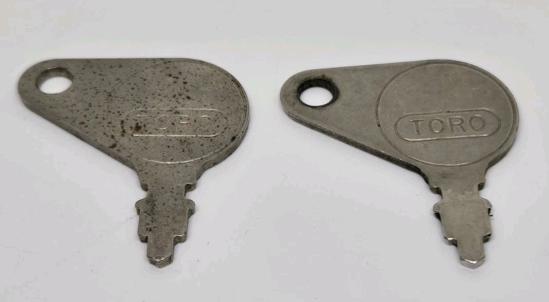2 VINTAGE GENUINE OEM TORO KEYS