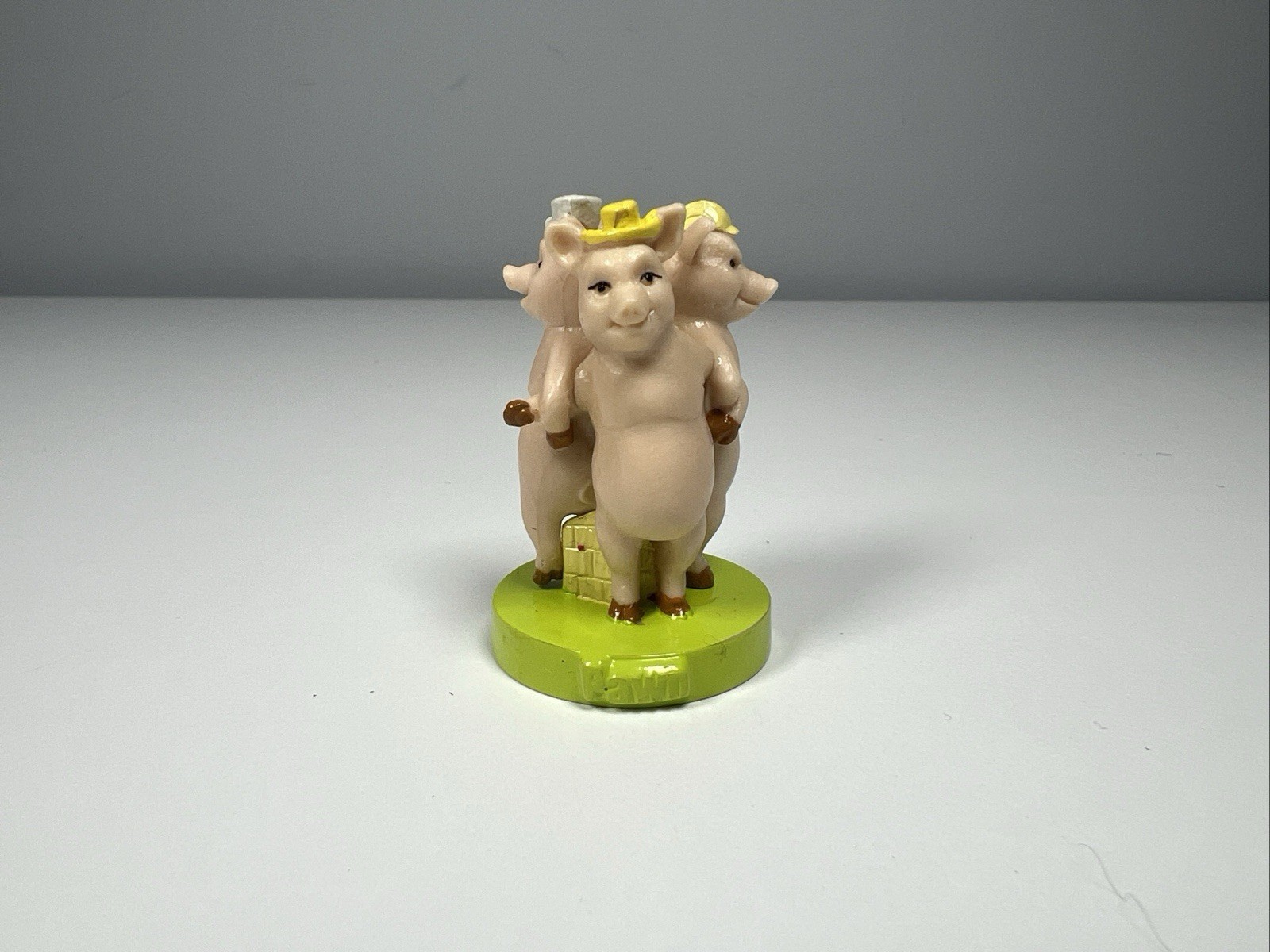 Shrek 2 - THREE LITTLE PIGS Pawn Replacement Chess Piece 2004