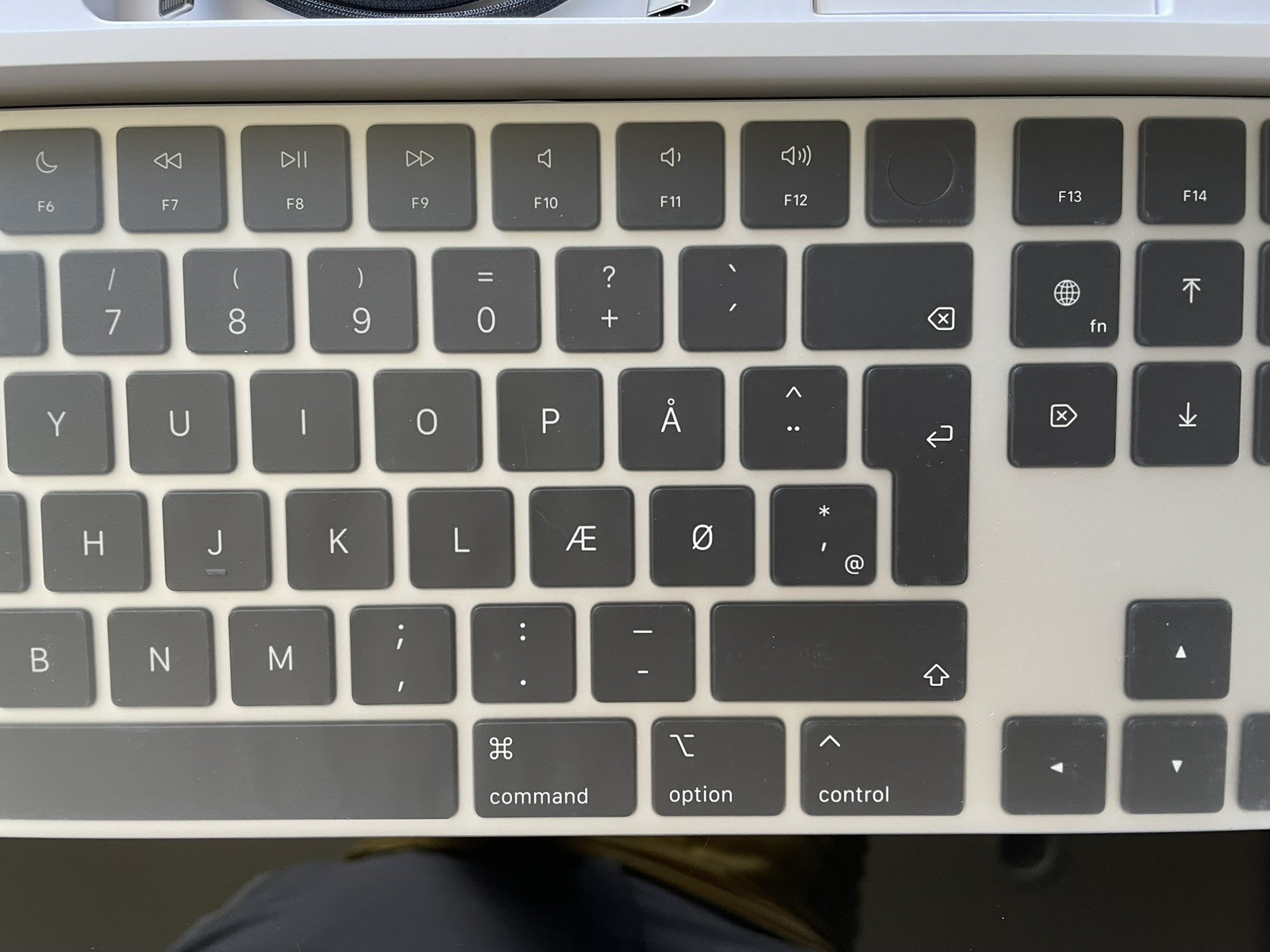 Dutch! Apple Magic Keyboard with Numeric Keypad - Black - MMMR3DK/A