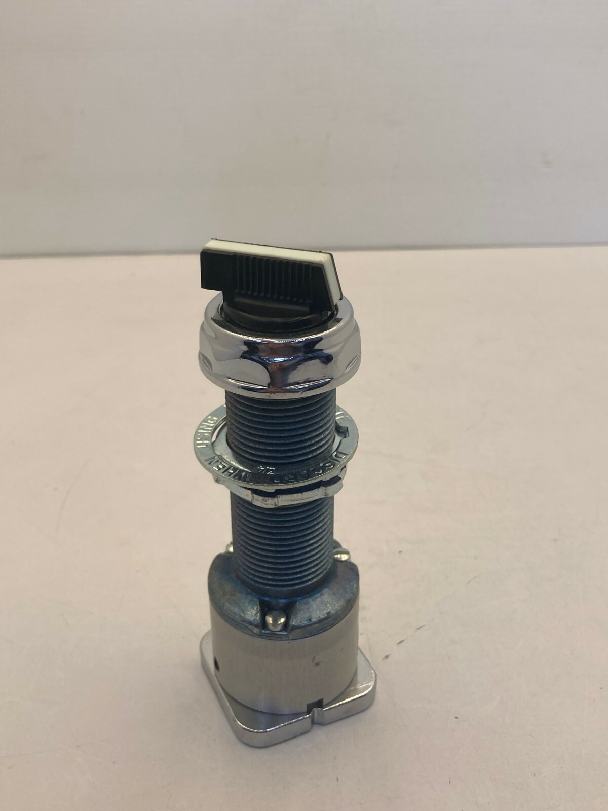 SIEMENS 51SA2AALB SELECTOR SWITCH 2 POSITION MAINTAINED LONG NNB