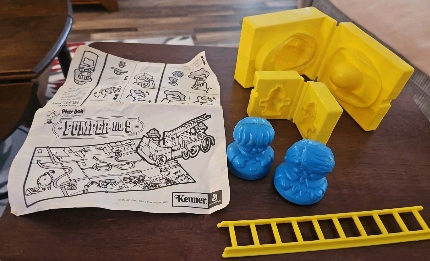 Kenner 1974 PLAY-DOH Pumper No. 9 Accessories